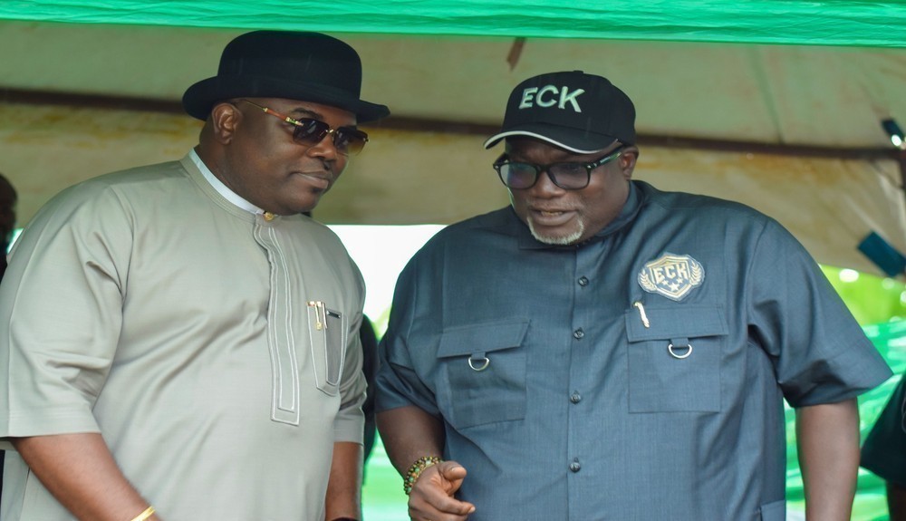Emetu Visits Emeka Charles Kalu in Bende, Praises Gathering as “Assembly of Eagles”