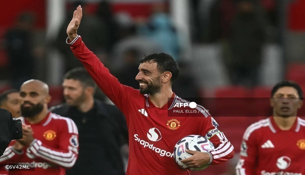 EPL: Fernandes Hat-Trick Powers Man United to 5-2 Win Over Ipswich