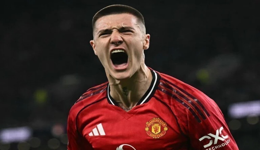 Premier League: Super-sub Benjamin Sesko fires Manchester United to win at Everton